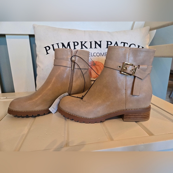 NEW Maurices Tan Ankle Boots with Buckle Detail - Picture 1 of 4